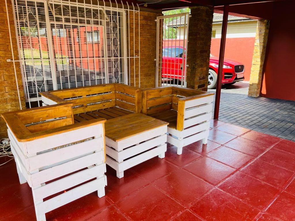 Ithonsi Guesthouse&Spa Kempton Park Extérieur photo
