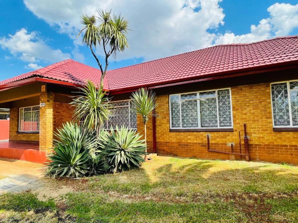 Ithonsi Guesthouse&Spa Kempton Park Extérieur photo