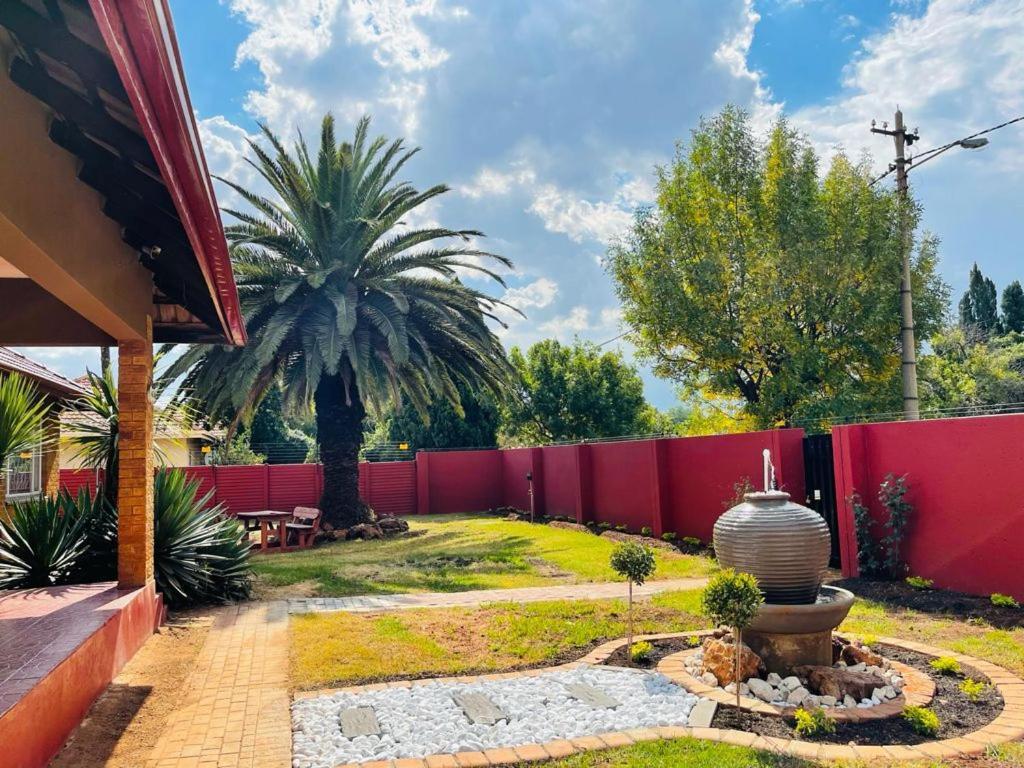 Ithonsi Guesthouse&Spa Kempton Park Extérieur photo