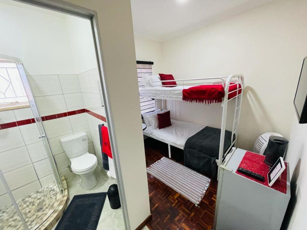 Ithonsi Guesthouse&Spa Kempton Park Extérieur photo