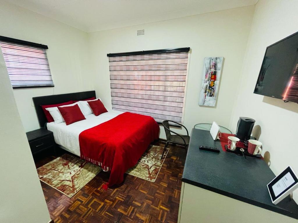Ithonsi Guesthouse&Spa Kempton Park Extérieur photo