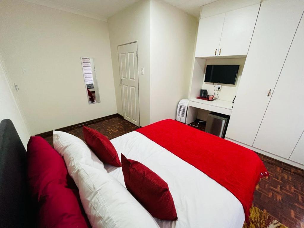 Ithonsi Guesthouse&Spa Kempton Park Extérieur photo