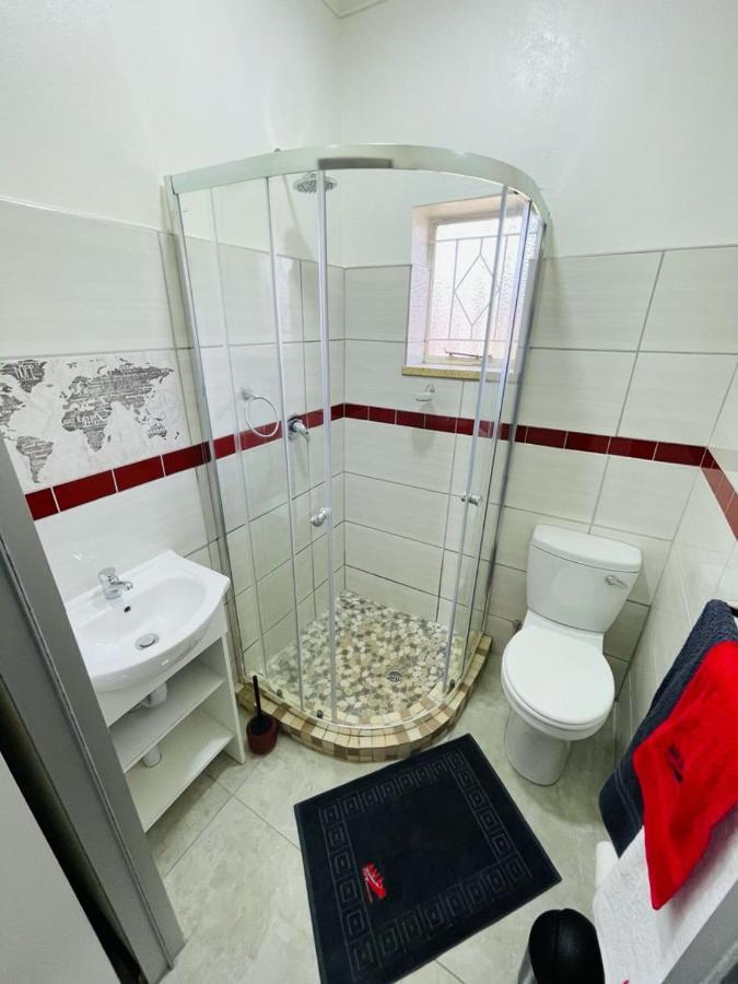 Ithonsi Guesthouse&Spa Kempton Park Extérieur photo